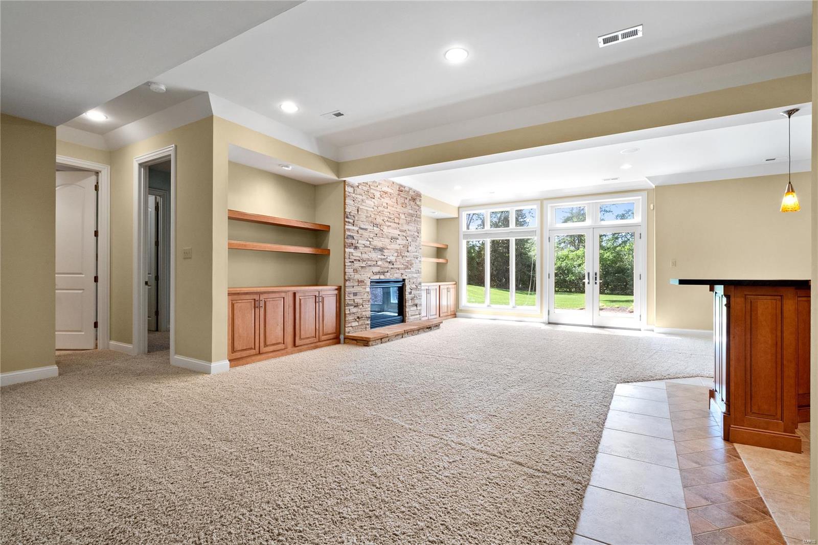 22 N Walling Drive