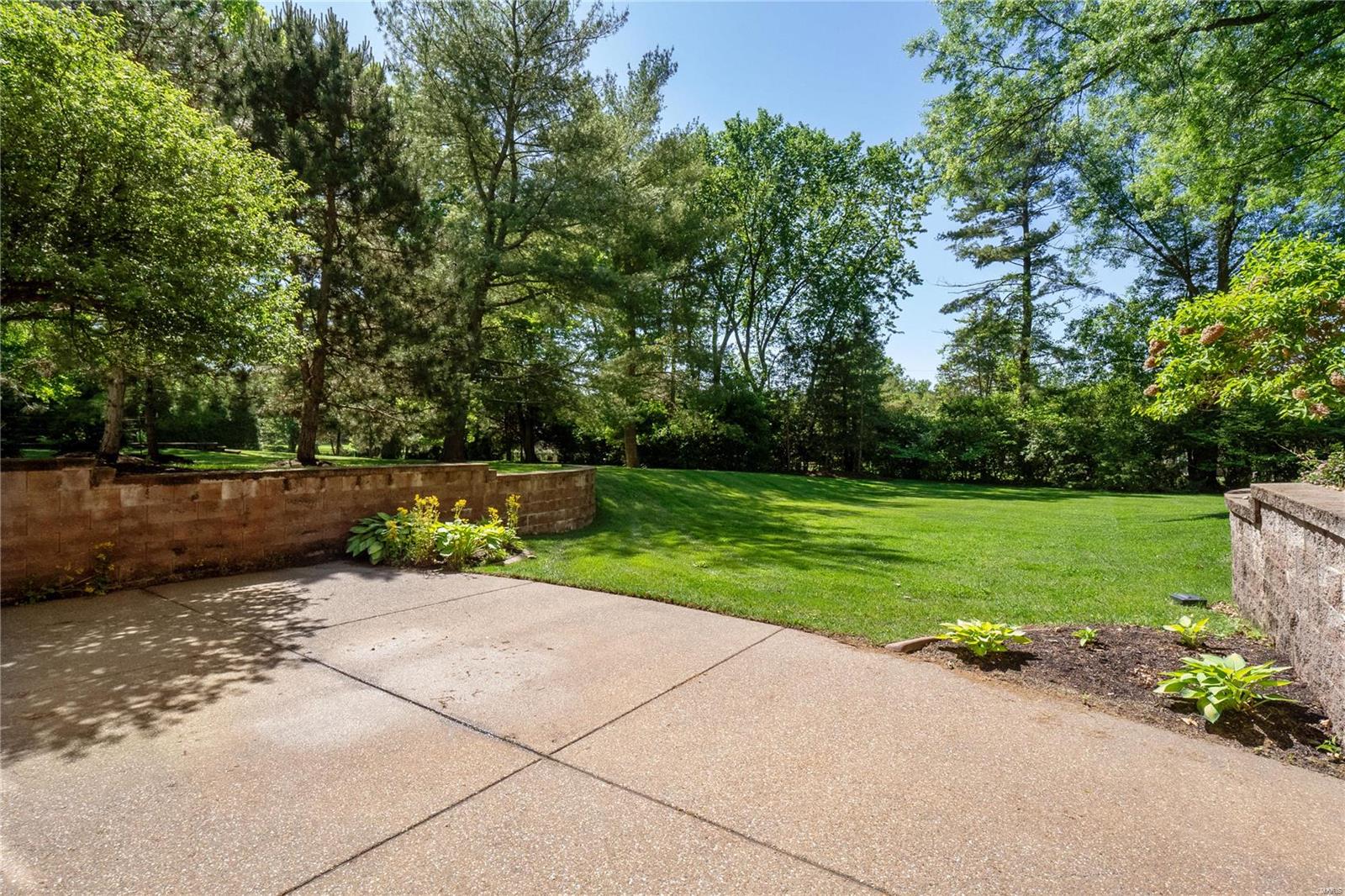22 N Walling Drive