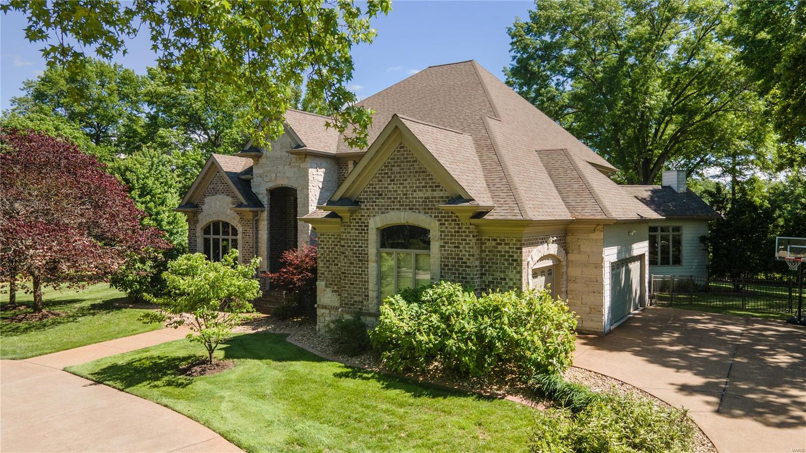 22 N Walling Drive