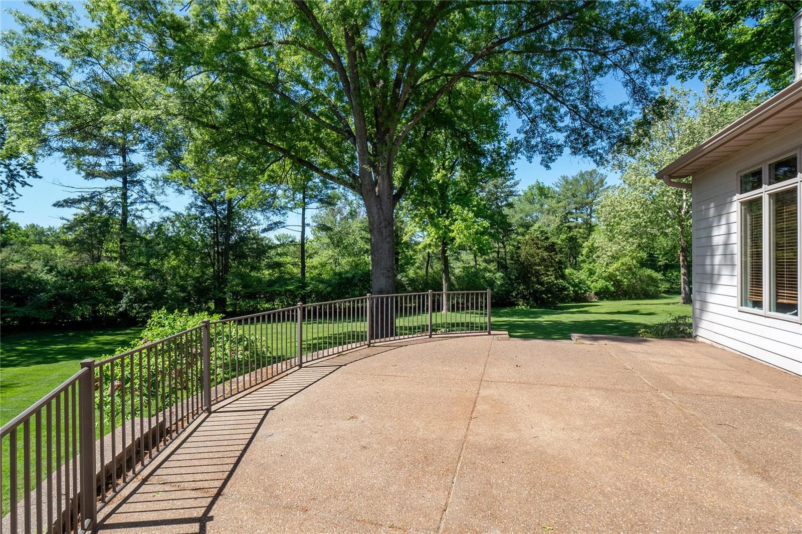 22 N Walling Drive