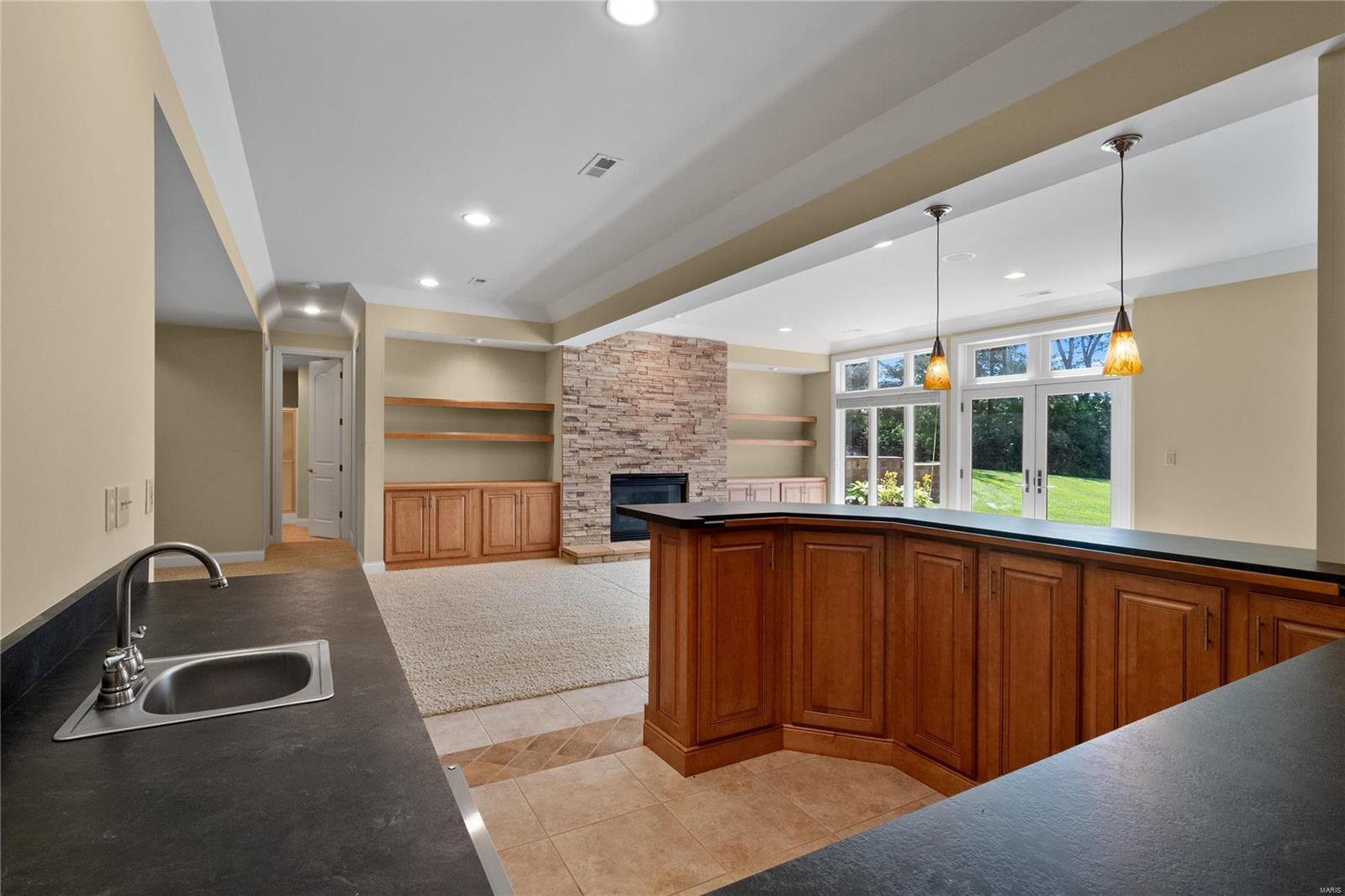 22 N Walling Drive
