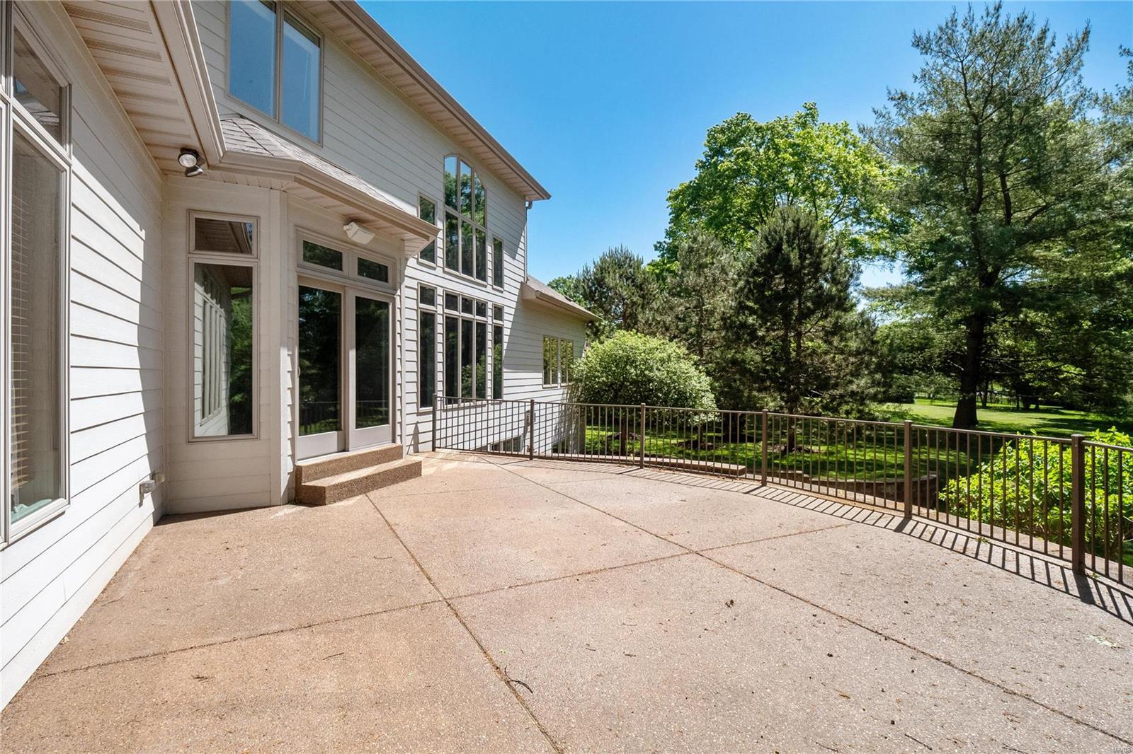 22 N Walling Drive