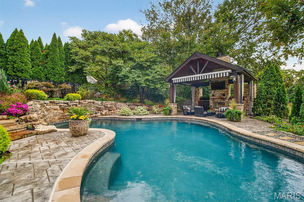 9225 Caddyshack Circle