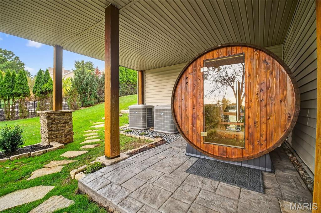 9225 Caddyshack Circle