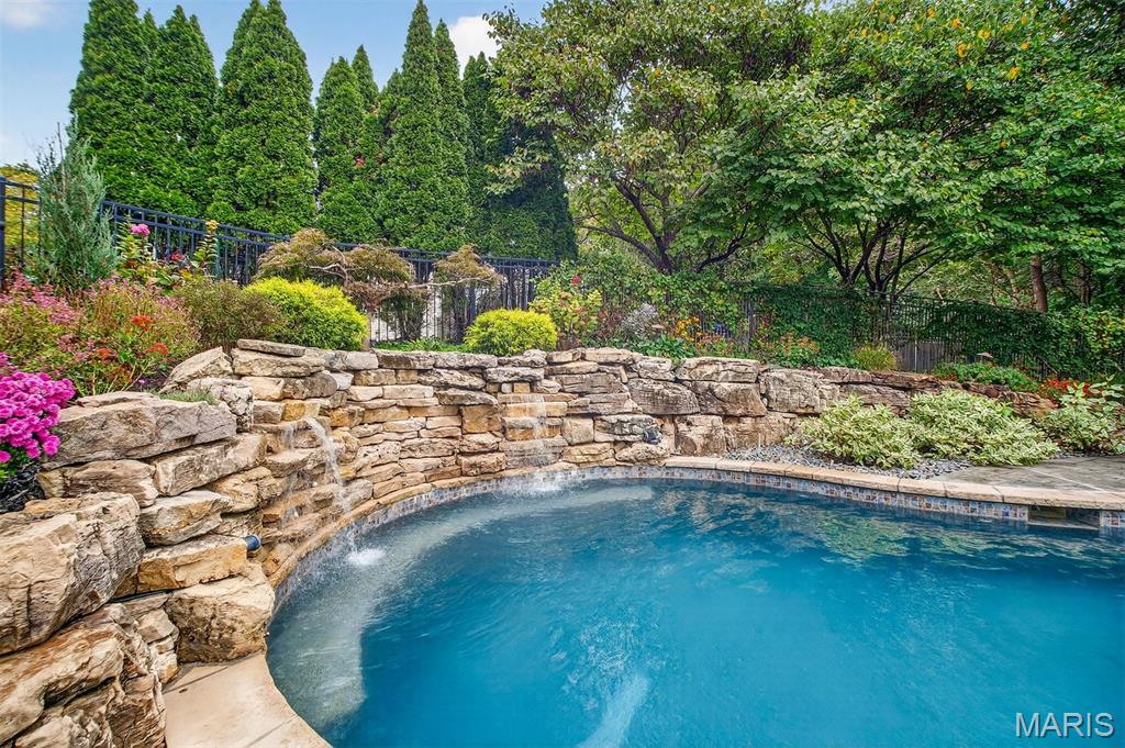 9225 Caddyshack Circle