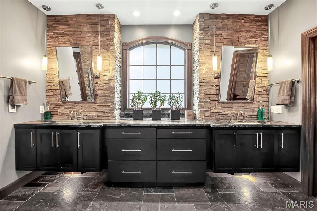 9225 Caddyshack Circle