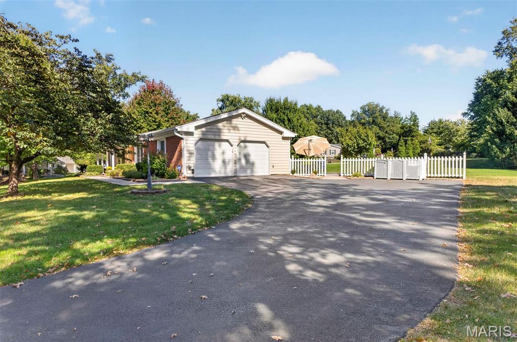 1584 Foxleigh Court