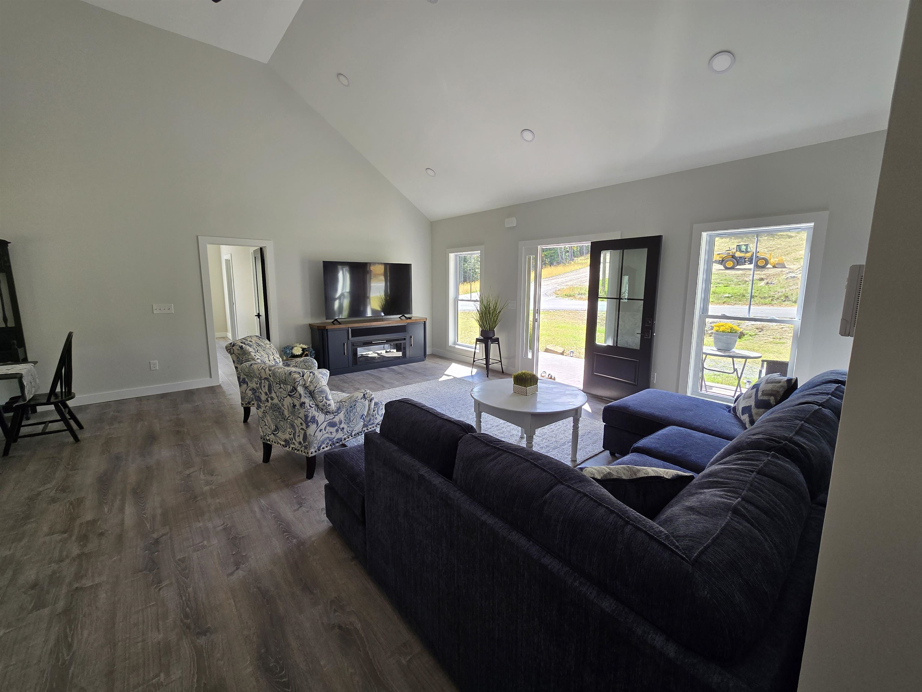 8 Greenwood Lane
