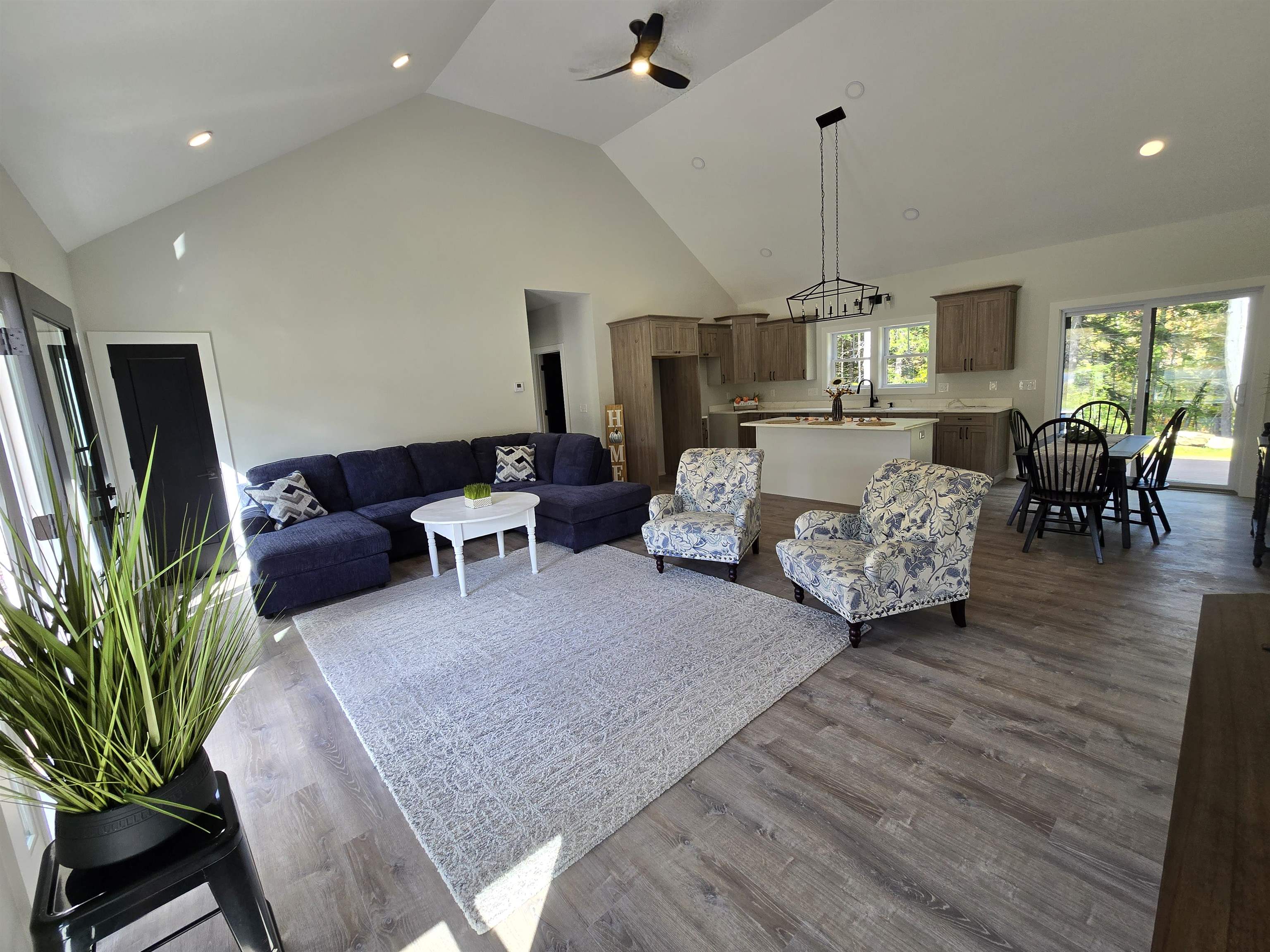 8 Greenwood Lane