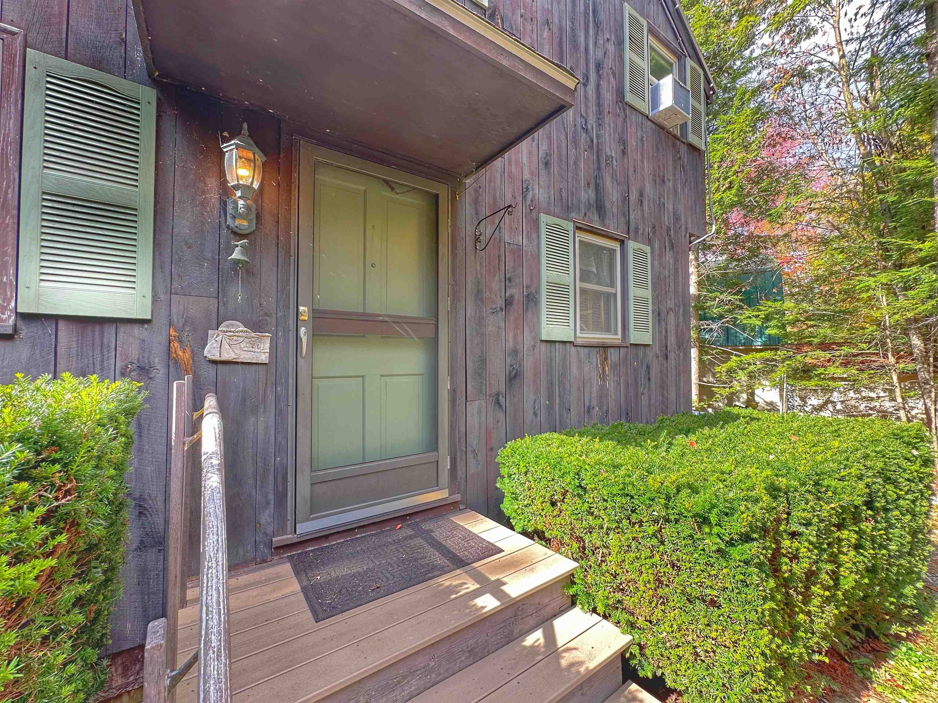 13 Lakeside Drive