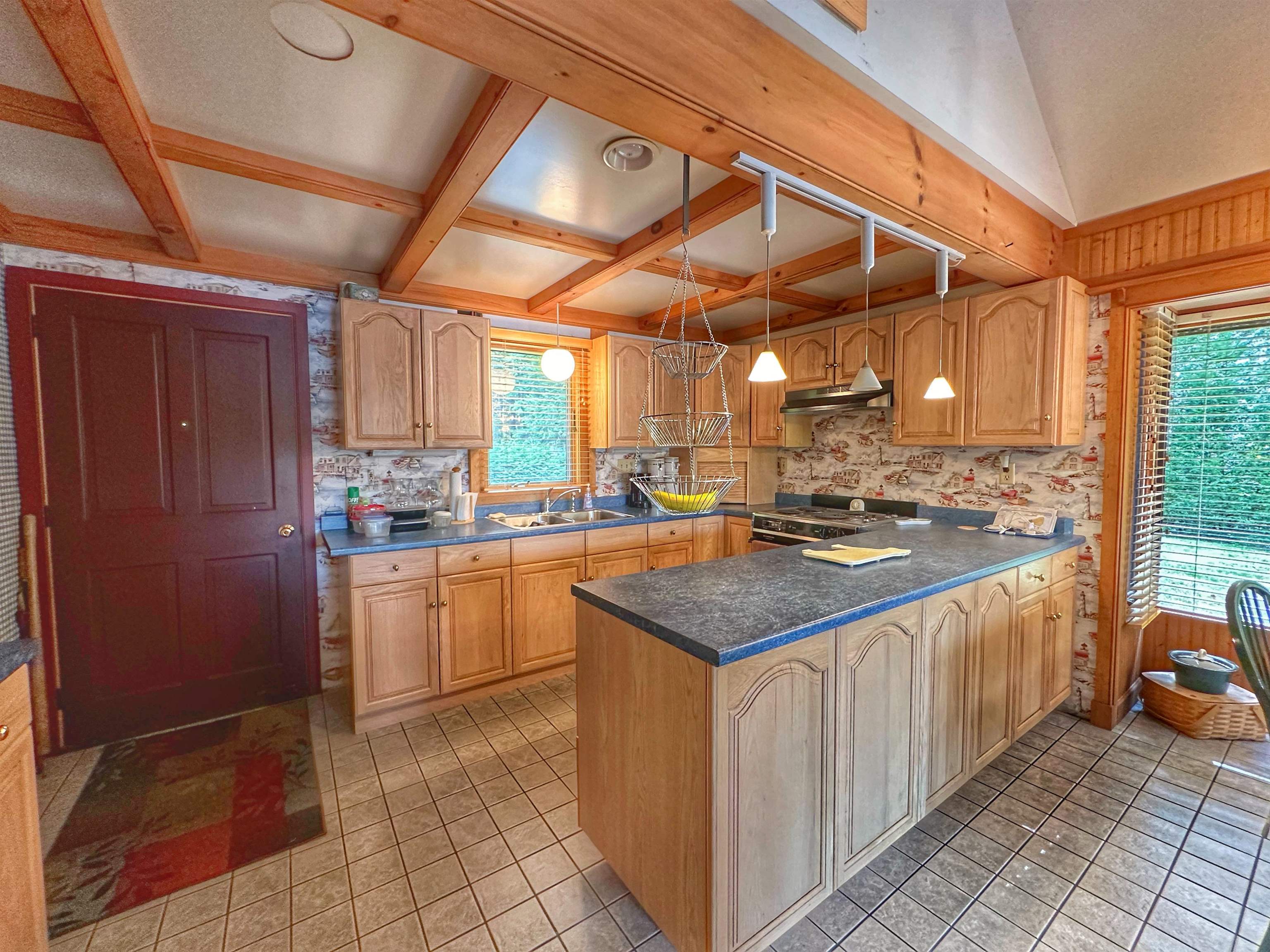 13 Lakeside Drive