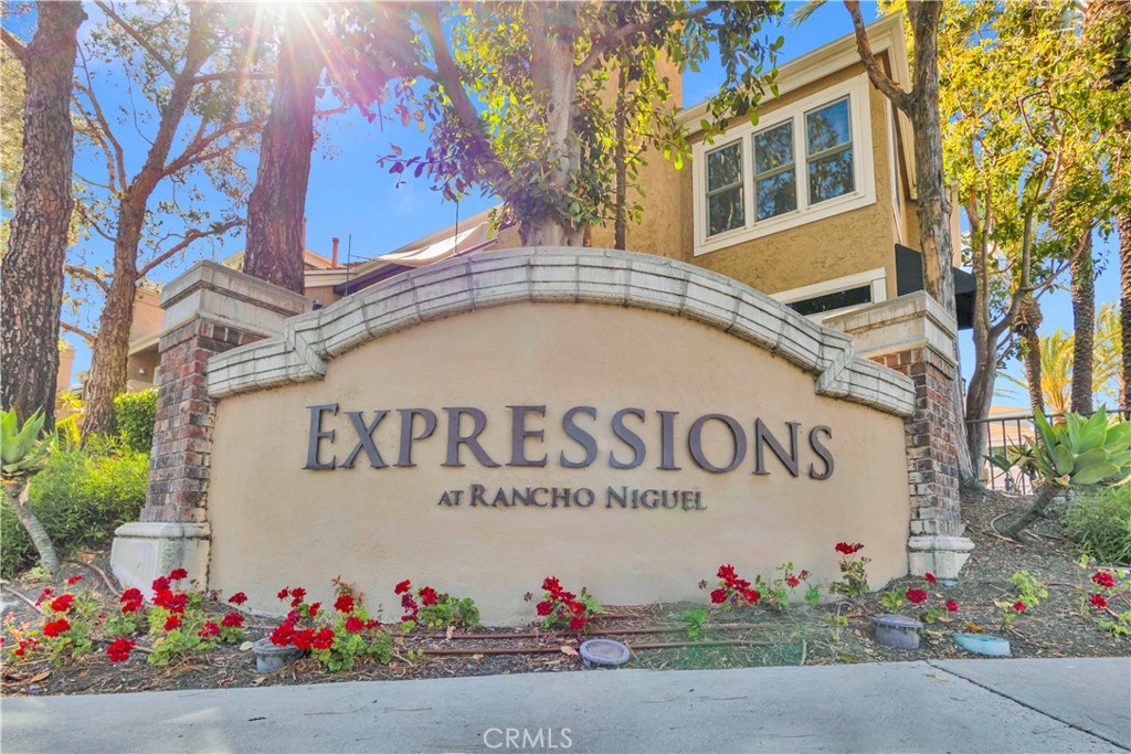 25072 Leucadia E