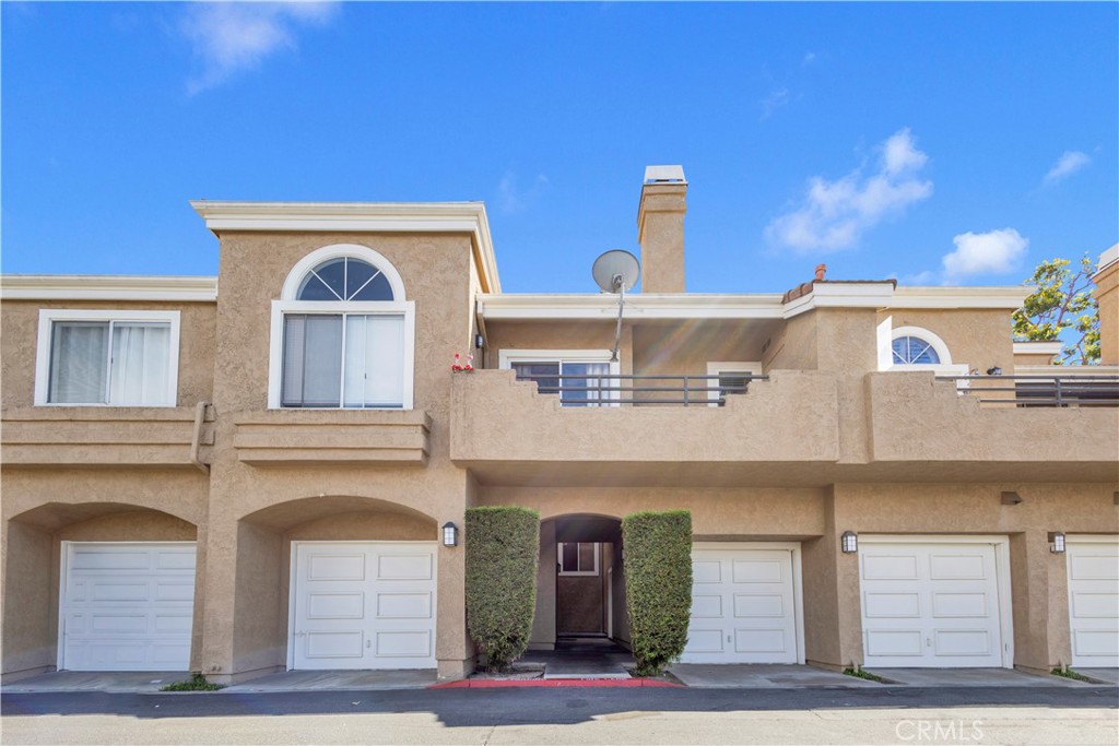 25072 Leucadia E