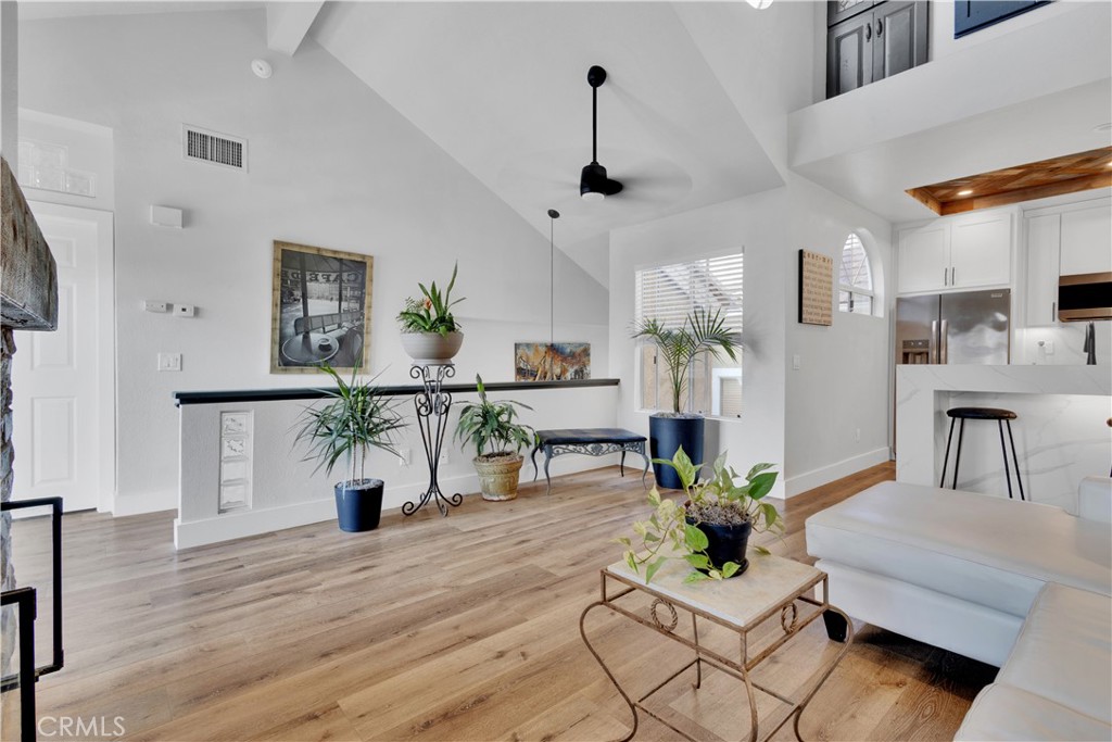 25072 Leucadia E