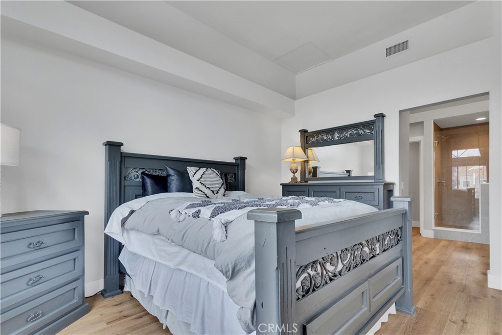 25072 Leucadia E