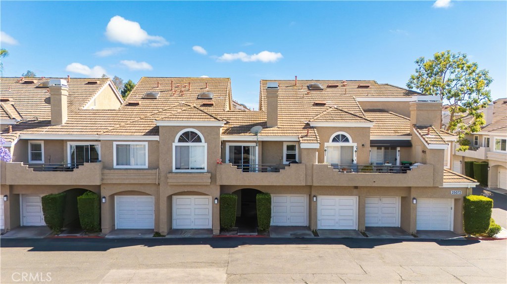 25072 Leucadia E