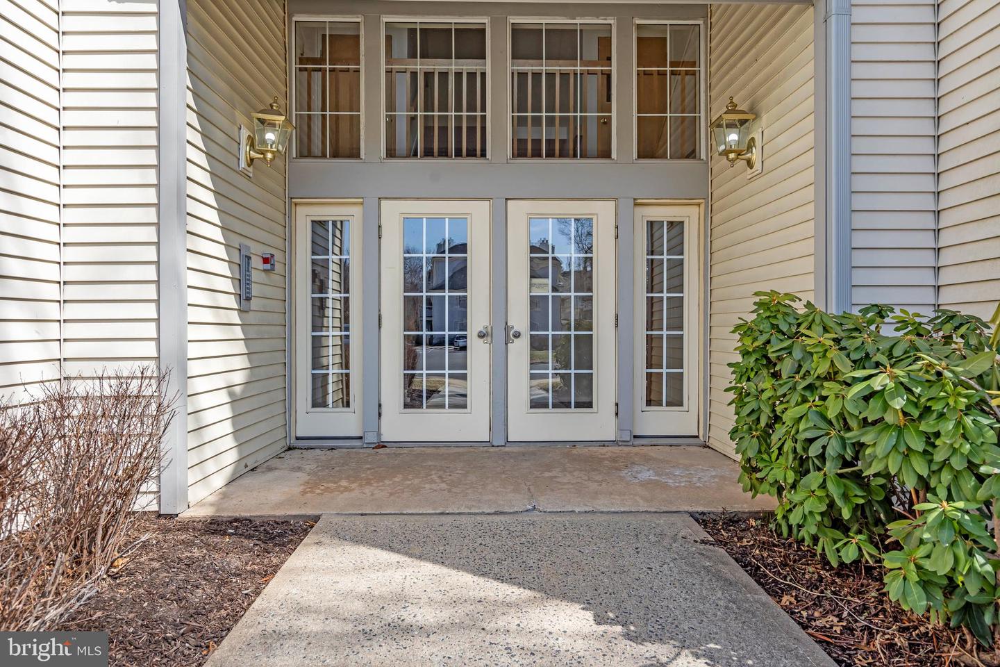 302 Trinity Ct #10