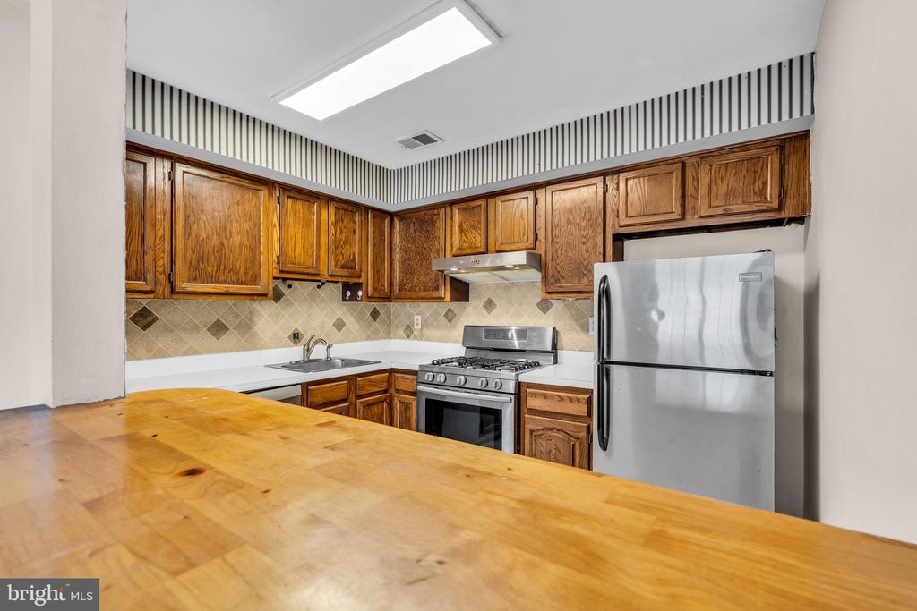 302 Trinity Ct #10