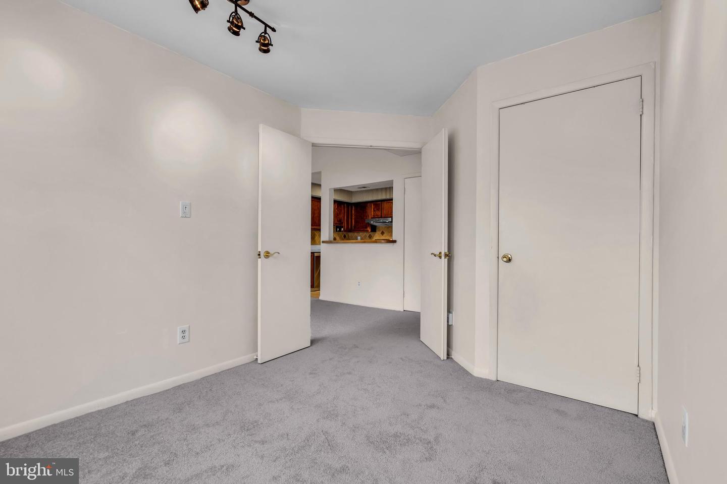 302 Trinity Ct #10