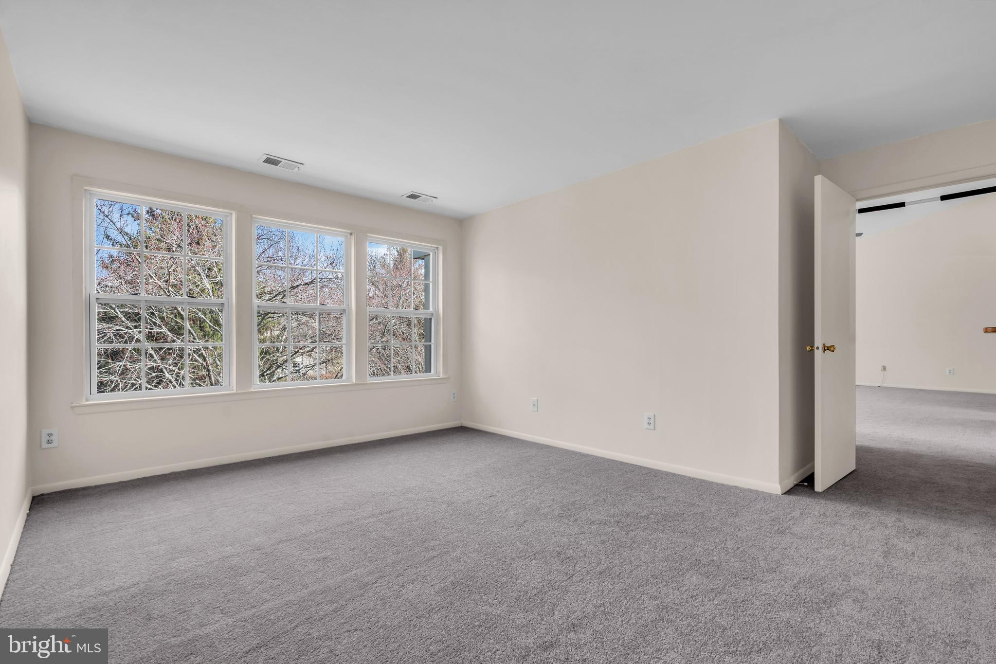 302 Trinity Ct #10