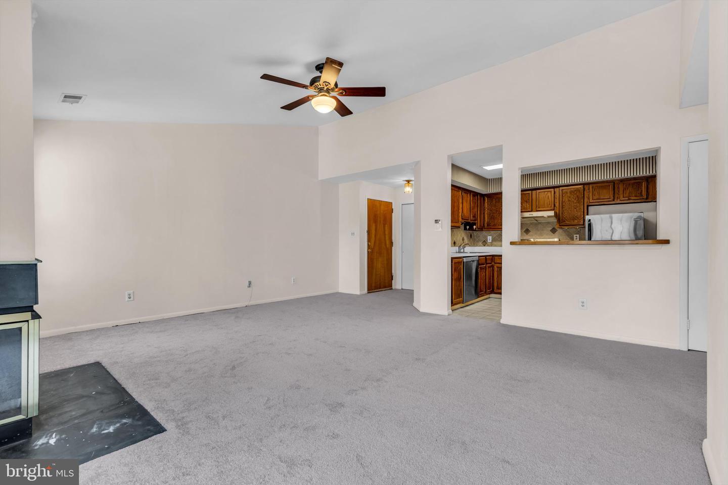 302 Trinity Ct #10