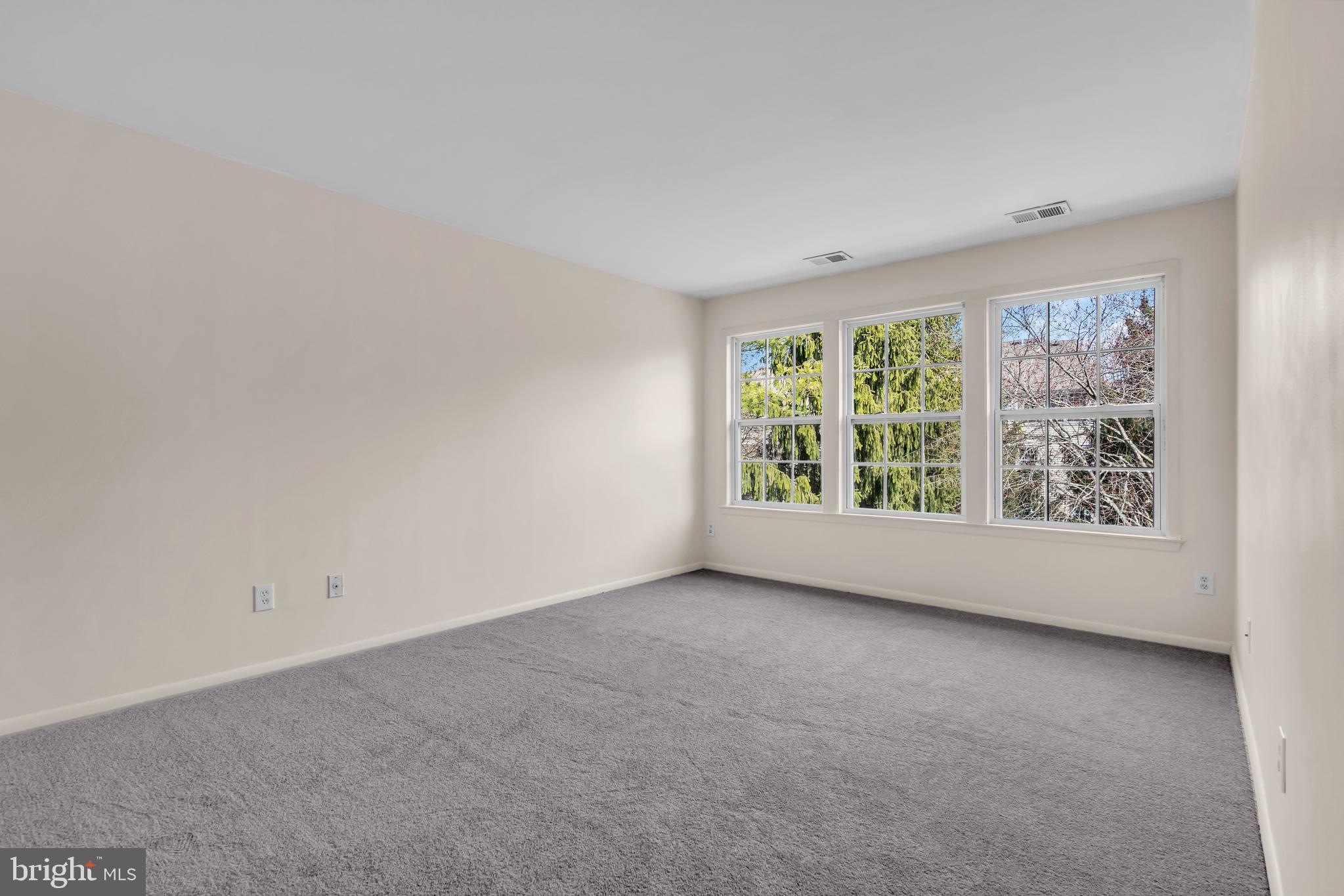 302 Trinity Ct #10