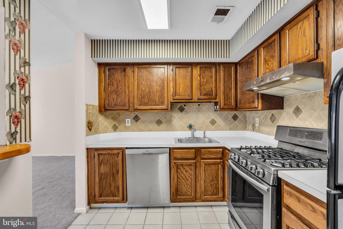 302 Trinity Ct #10
