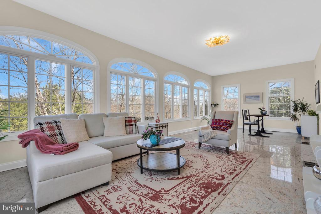 317 Christopher Dr