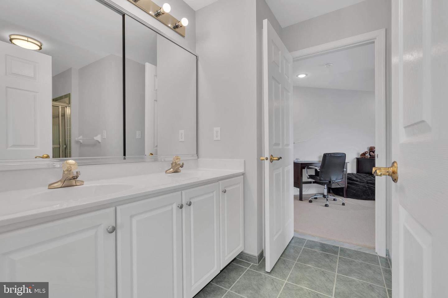 317 Christopher Dr