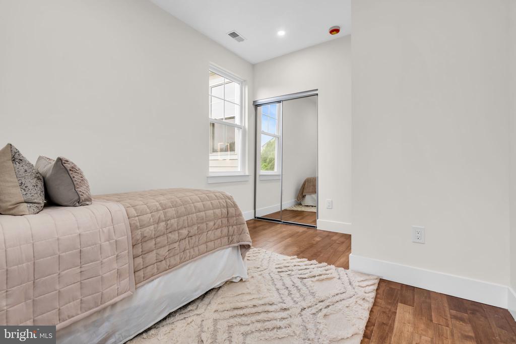 15 HILLSIDE ROAD