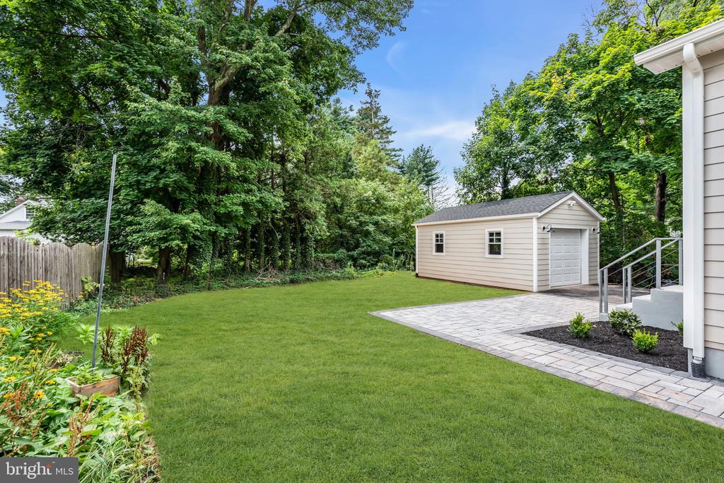 15 HILLSIDE ROAD