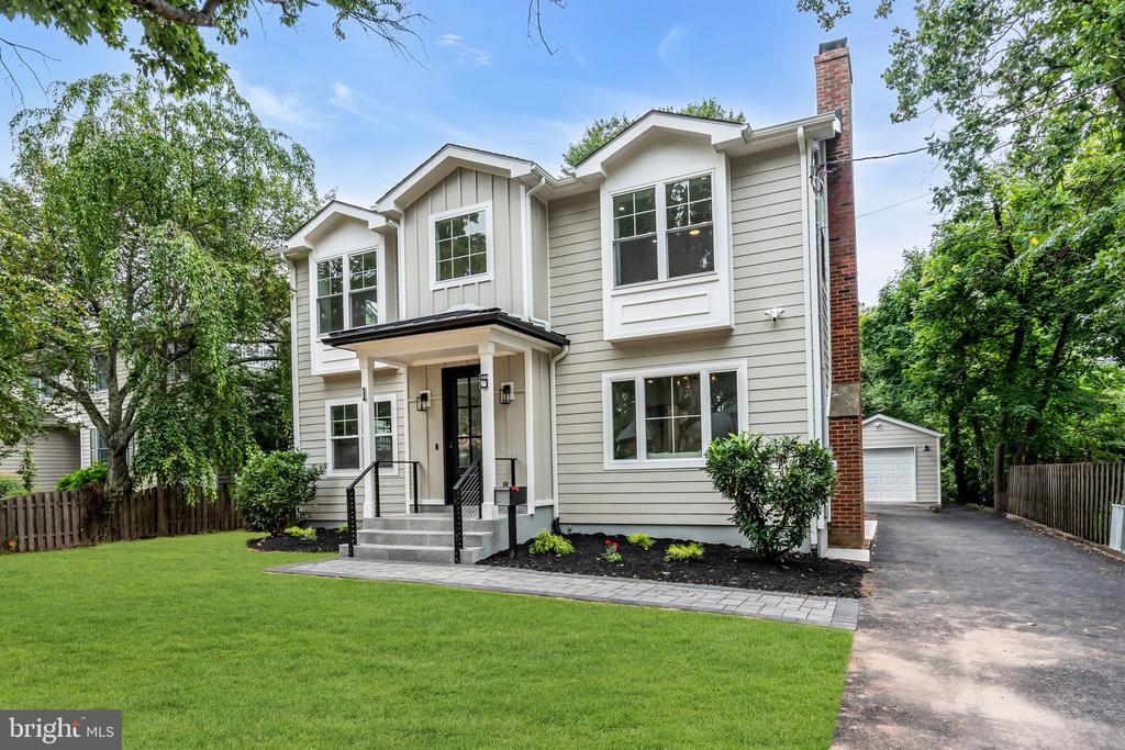 15 HILLSIDE ROAD