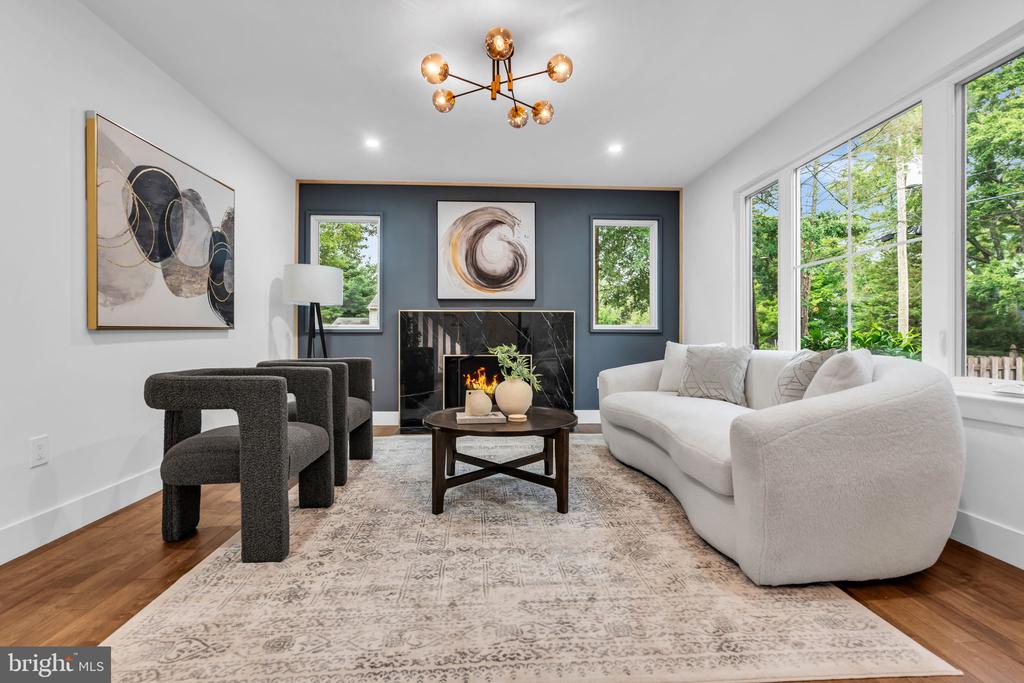 15 HILLSIDE ROAD