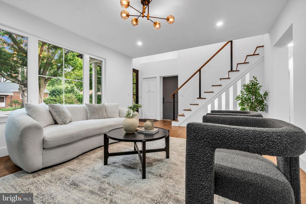 15 HILLSIDE ROAD