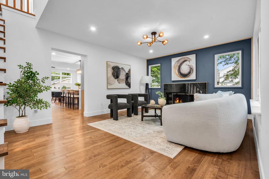 15 HILLSIDE ROAD