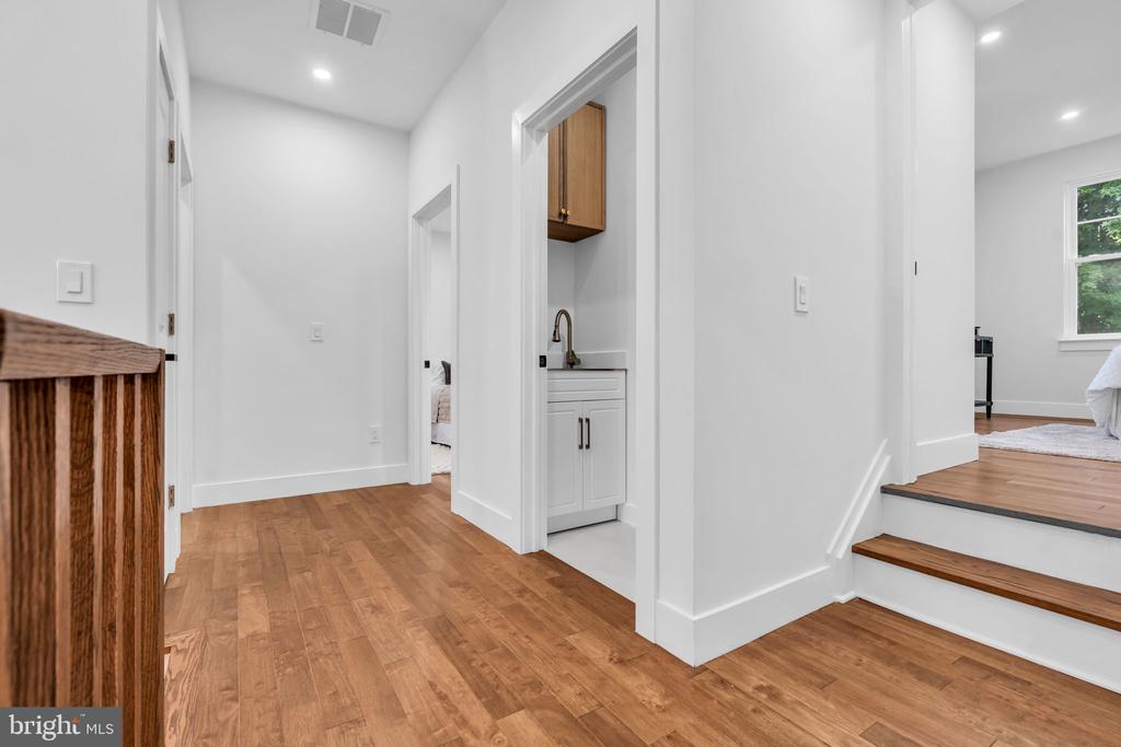 15 HILLSIDE ROAD