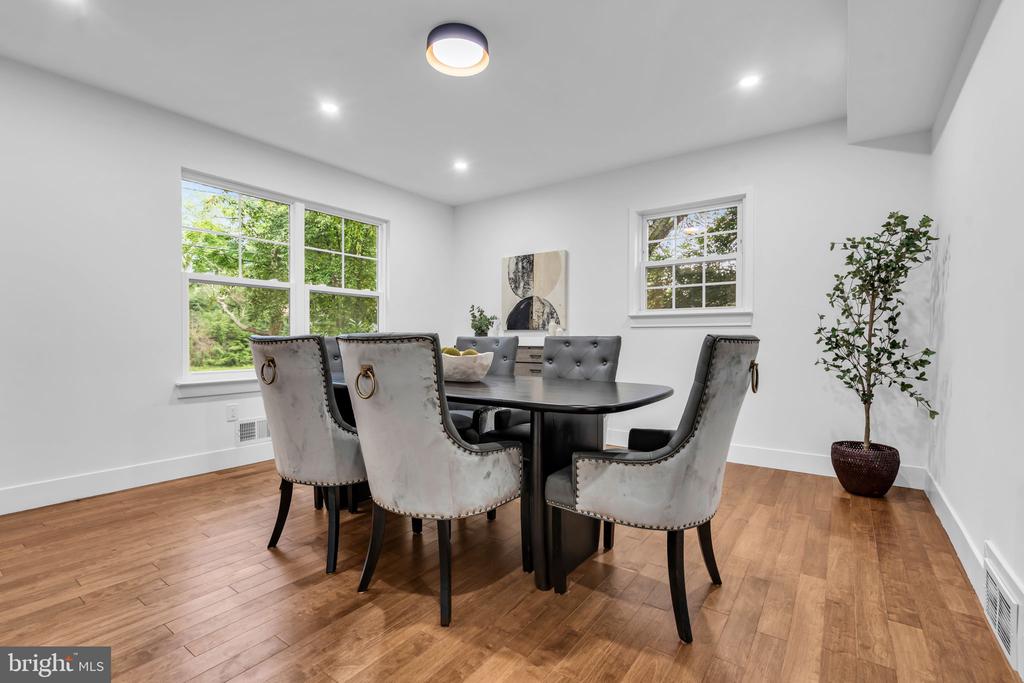 15 HILLSIDE ROAD