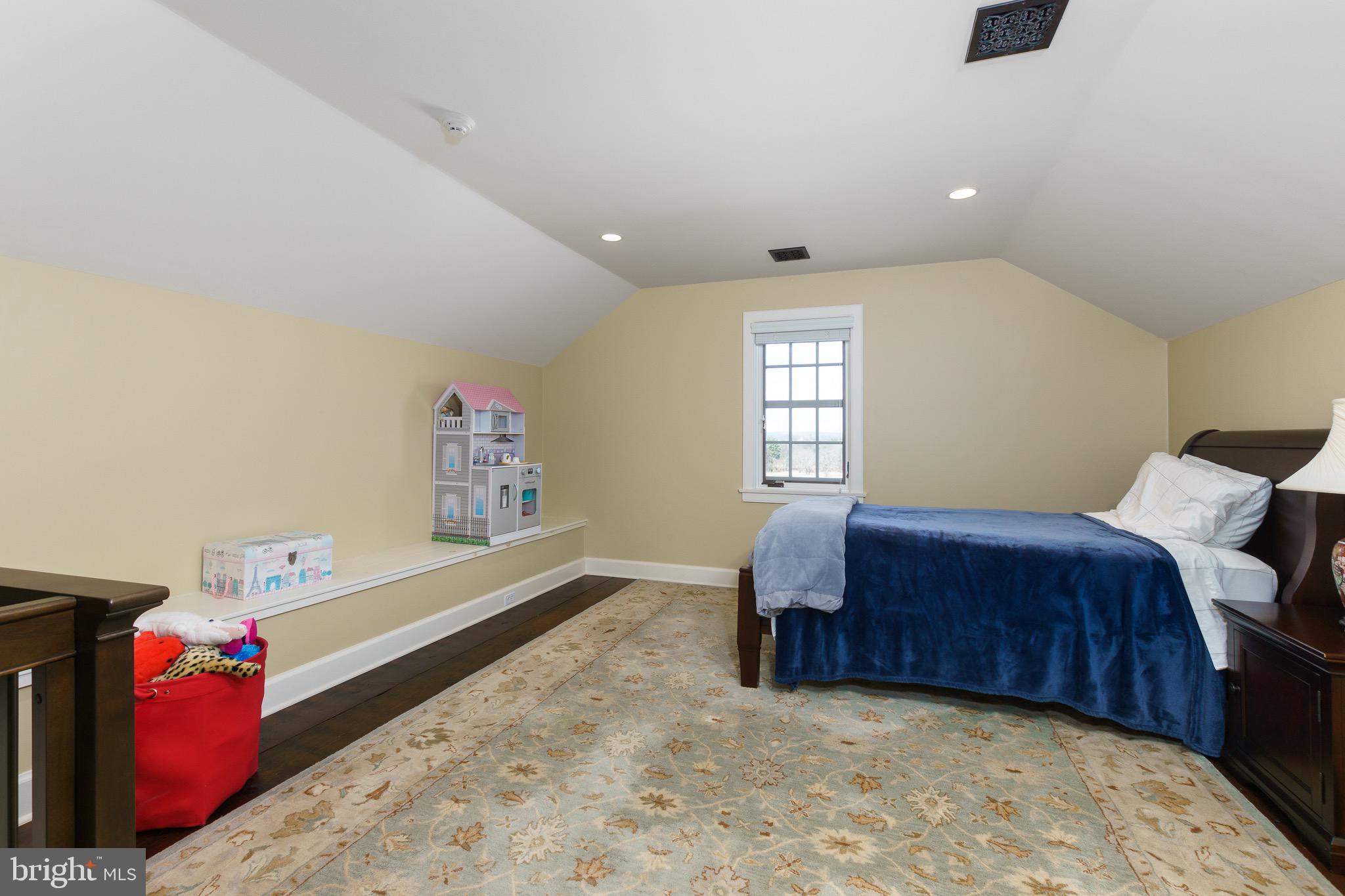 1459 Great Rd