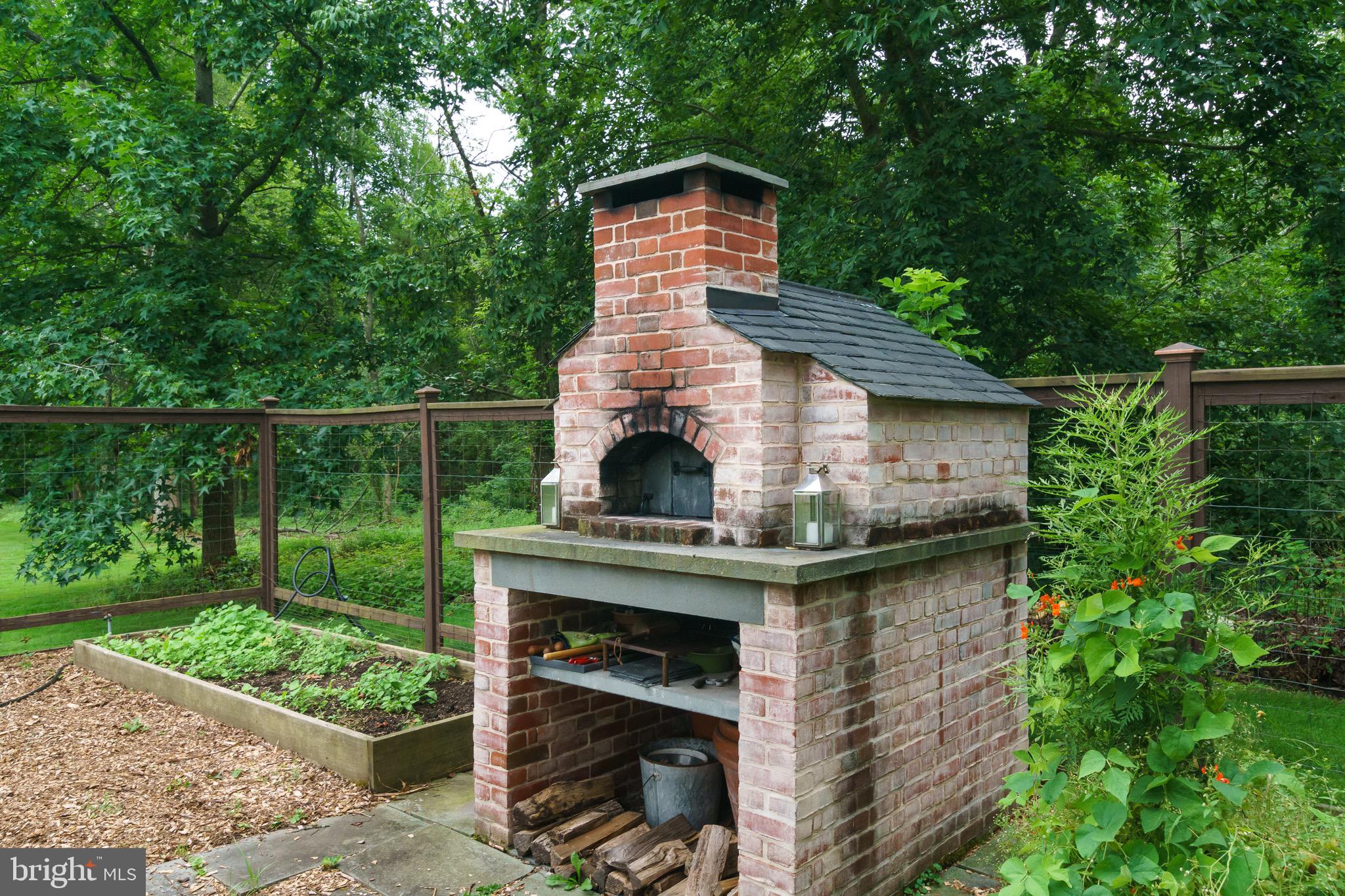 1377 Great Rd