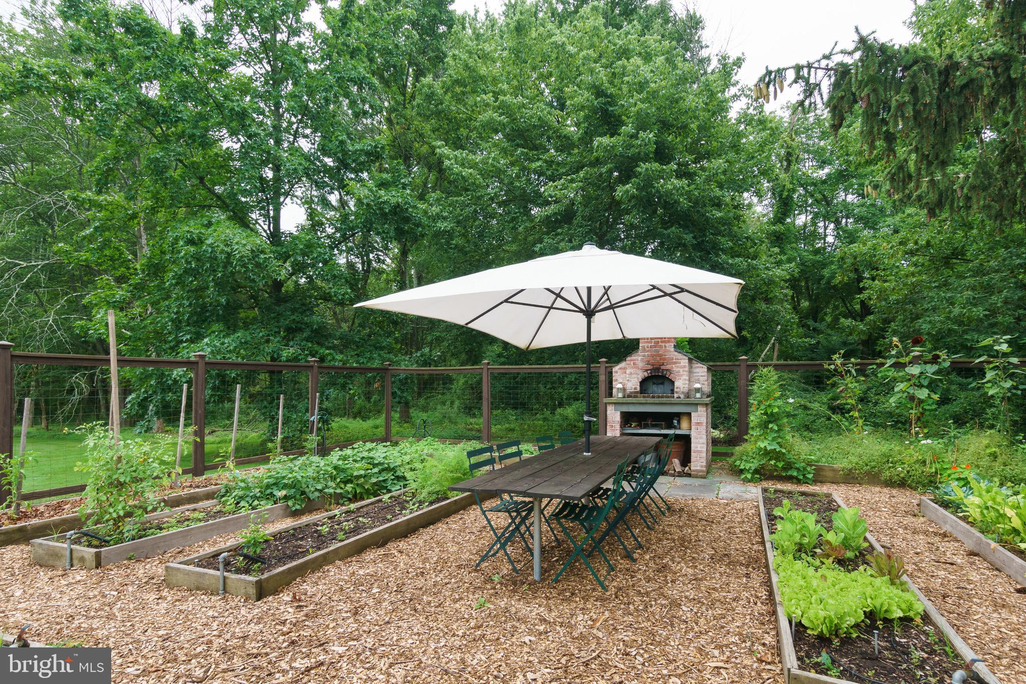 1377 Great Rd