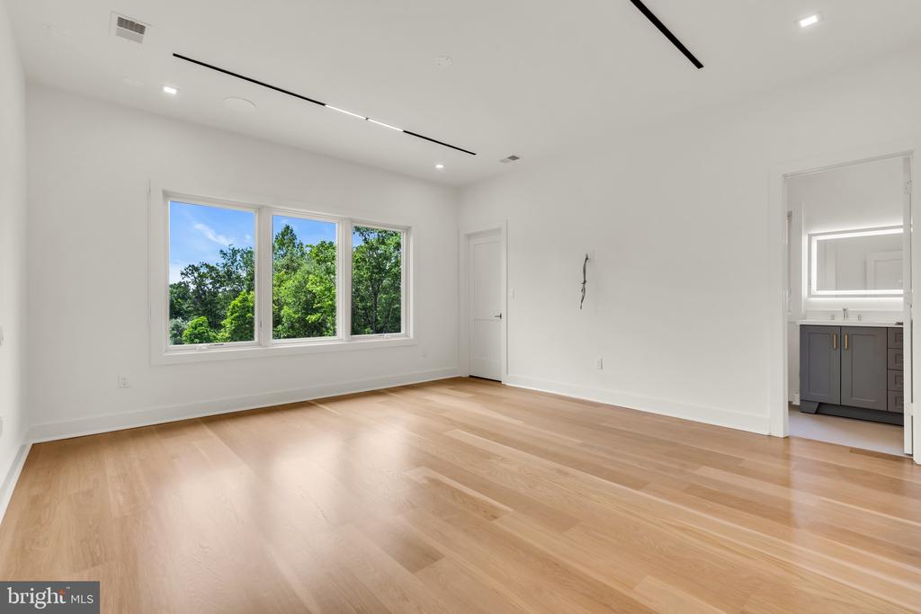 125 HARLINGEN ROAD