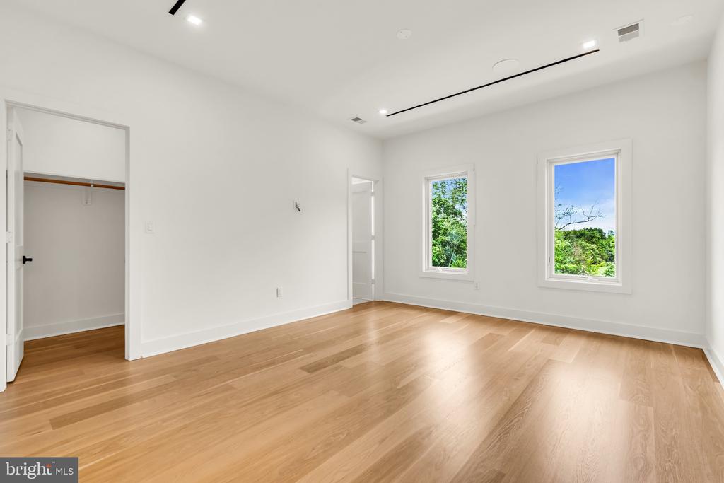 125 HARLINGEN ROAD