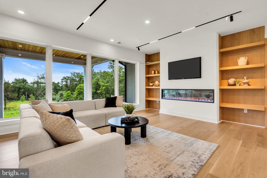 125 HARLINGEN ROAD