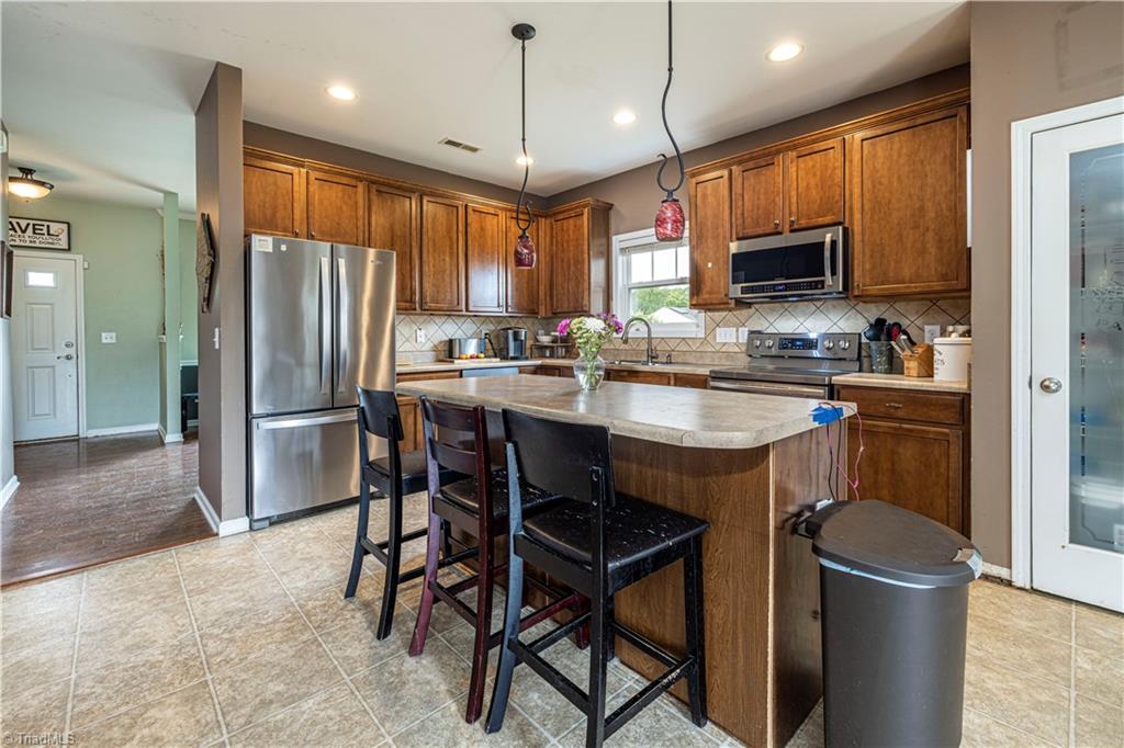 904 Redland Drive, McLeansville