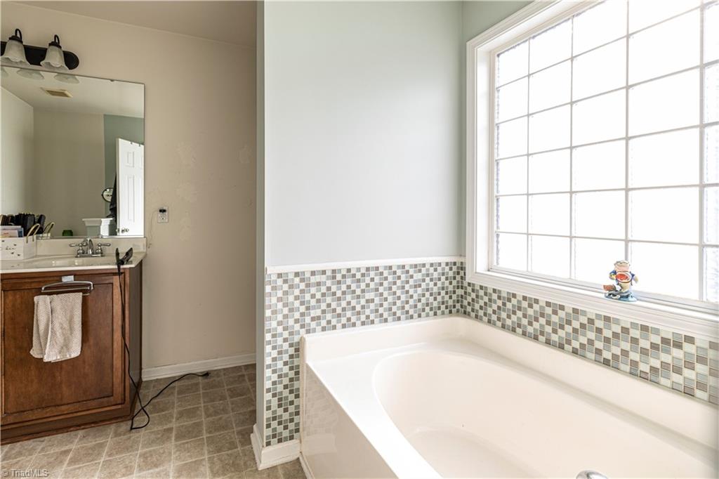 904 Redland Drive, McLeansville