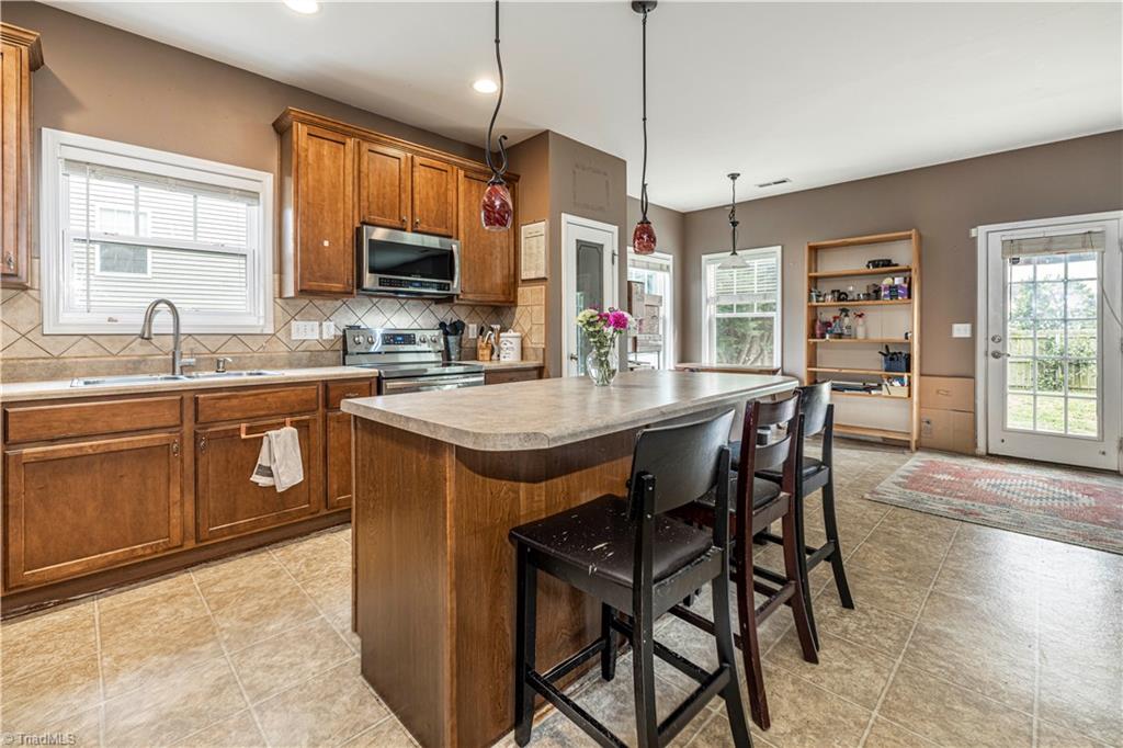 904 Redland Drive, McLeansville