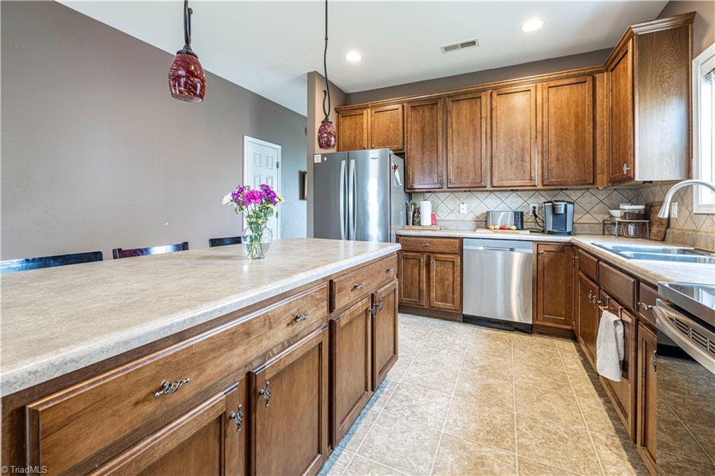 904 Redland Drive, McLeansville