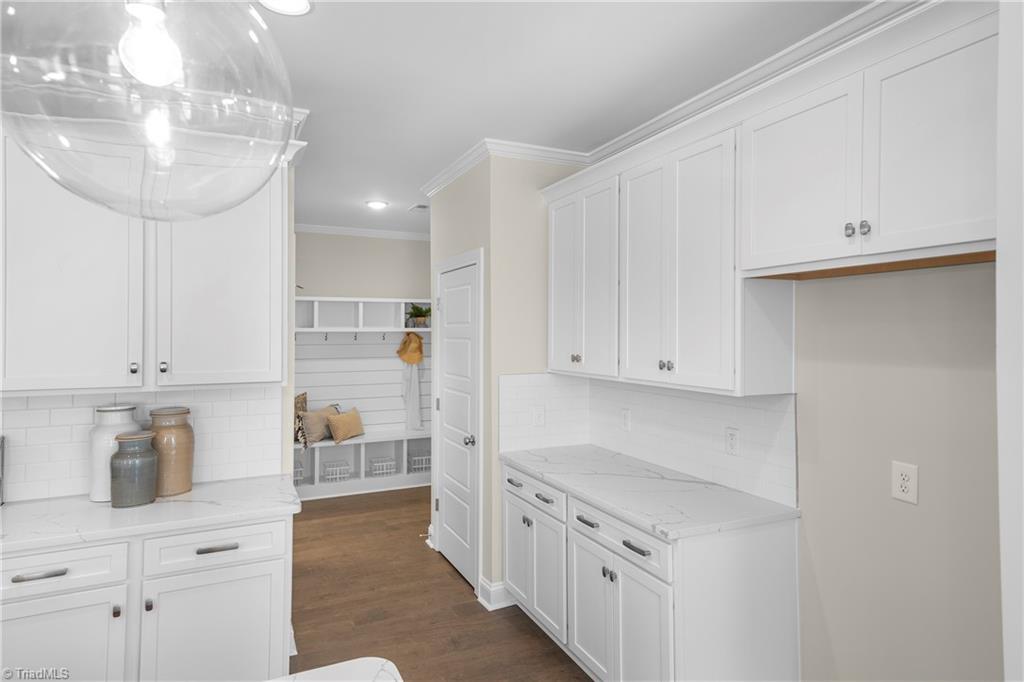 2048 Welden Ridge Road