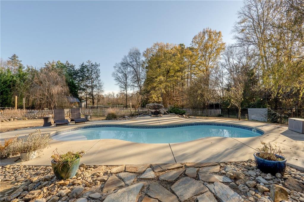 7128 Ludgate Road