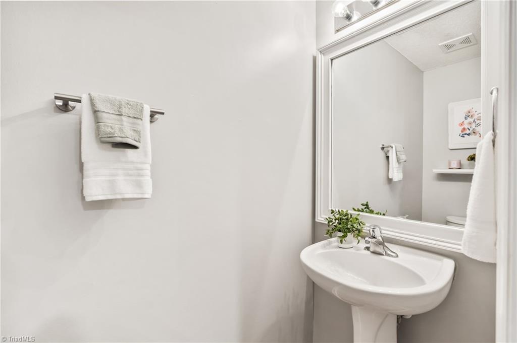 5412 Strasburg Drive